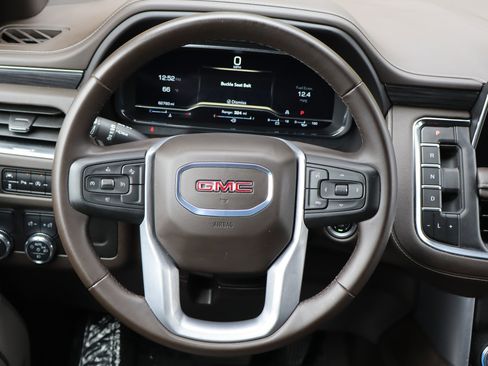 Used 2024 GMC Yukon SLT RWD image 20