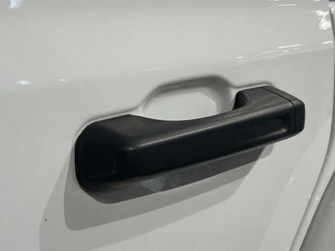 Used 2021 Jeep Wrangler Unlimited Sahara AWD/4WD image 19