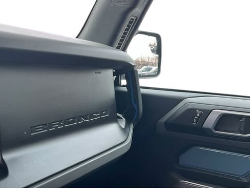 Used 2022 Ford Bronco Black Diamond image 19