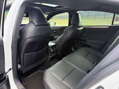 Certified 2024 Lexus ES 300h F Sport image 27