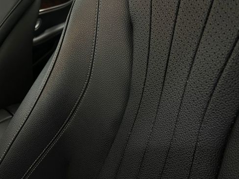 Used 2018 Mercedes-Benz E 300 4MATIC image 19