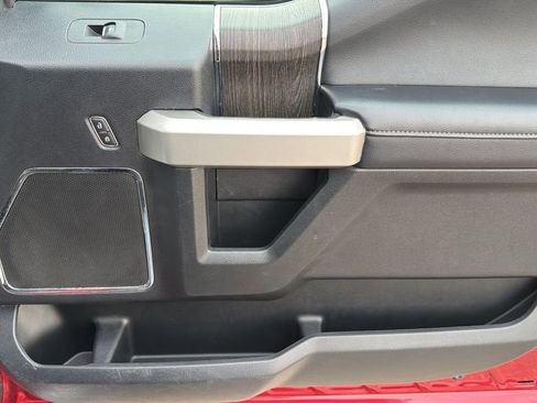 Used 2021 Ford F350 Lariat w/ Chrome Package image 11