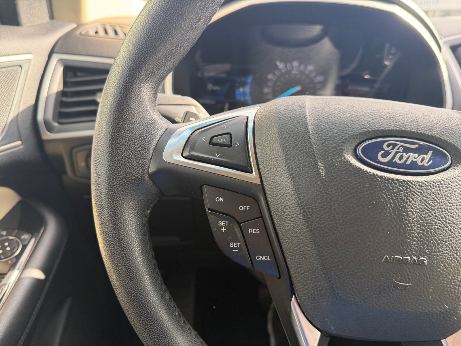 Used 2018 Ford Edge SEL w/ Equipment Group 201A FWD image 20