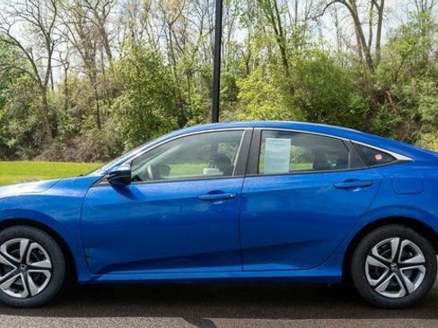 Used 2018 Honda Civic LX image 9