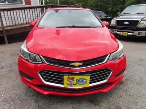 Used 2018 Chevrolet Cruze LS FWD image 3