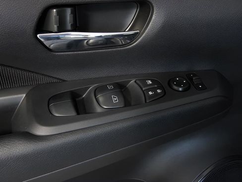 Used 2024 Nissan Kicks SV image 13