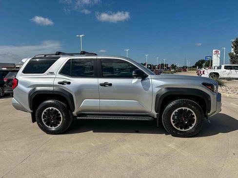 Used 2025 Toyota 4Runner TRD Off-Road Premium w/ Tow Technology Package AWD/4WD image 2