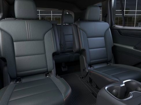 New 2026 GMC Acadia AT4 w/ LPO, Floor Liner Package AWD/4WD image 17