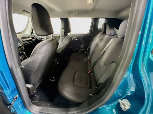 Used 2021 Jeep Renegade Latitude AWD/4WD image 22