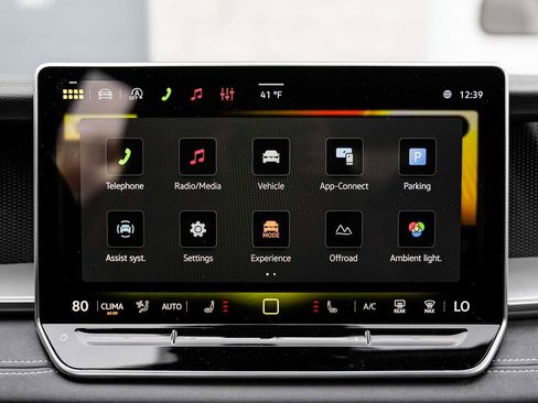 New 2026 Volkswagen Tiguan SE image 30