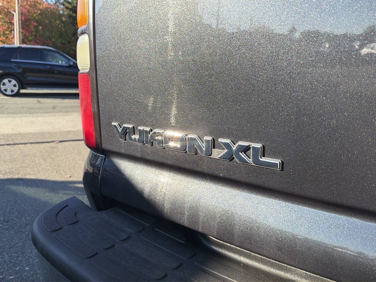 Used 2004 GMC Yukon XL Denali AWD/4WD image 6