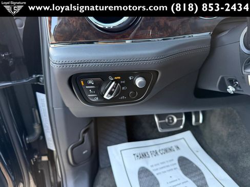 Used 2021 Bentley Bentayga image 24