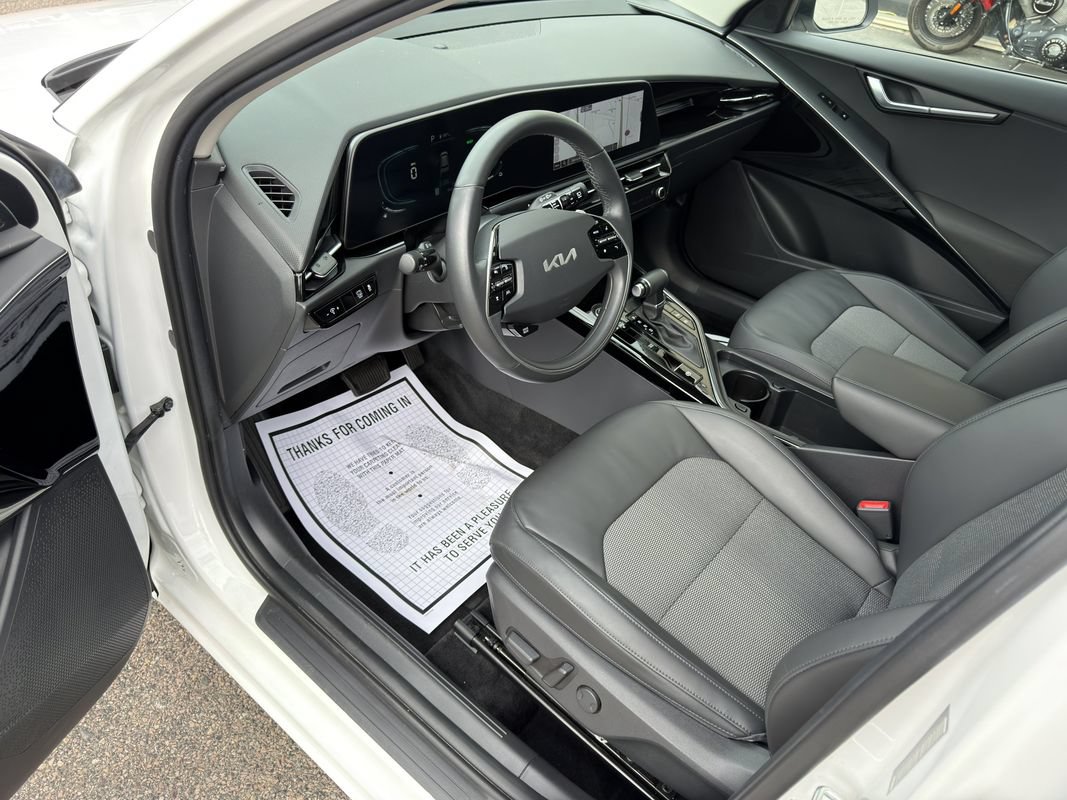 Used 2023 Kia Niro EX FWD image 15