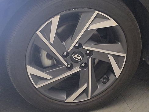 Used 2024 Hyundai Elantra SEL w/ Convenience Package image 31