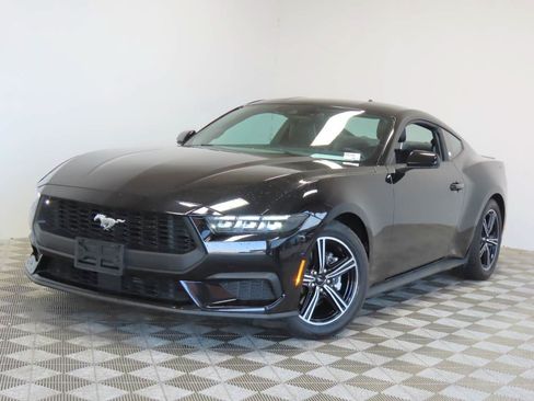 Used 2025 Ford Mustang Premium RWD image 1