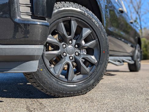 Used 2020 Chevrolet Silverado 1500 Custom w/ Custom Value Package image 31