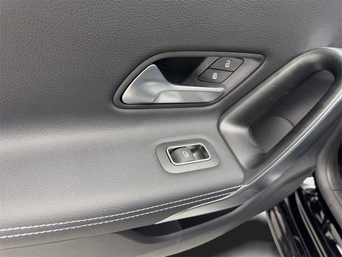 Used 2023 Mercedes-Benz CLA 250 4MATIC w/ Premium Package image 37