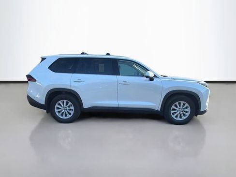 Used 2025 Toyota Grand Highlander AWD image 8