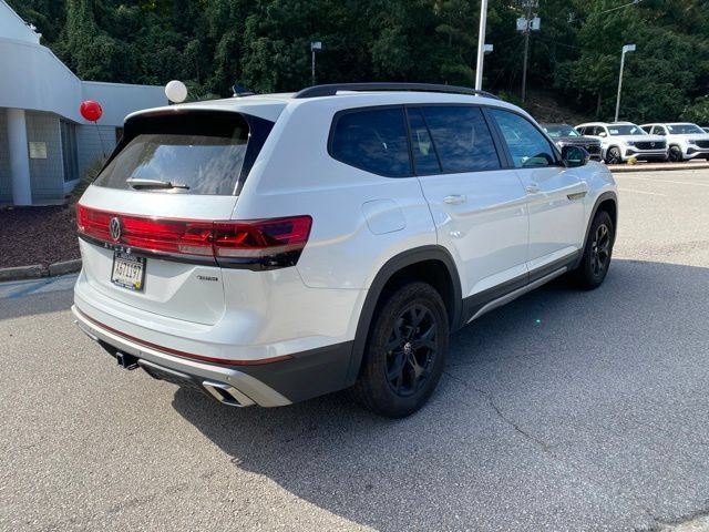 Used 2024 Volkswagen Atlas Peak Edition SEL AWD/4WD image 6