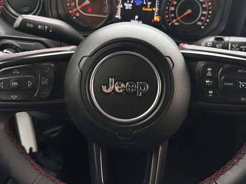 Used 2024 Jeep Wrangler Unlimited Rubicon AWD/4WD image 12