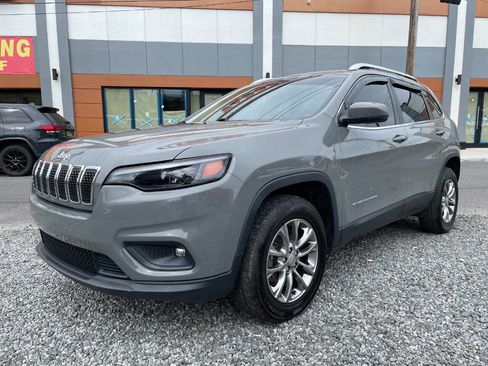 Used 2020 Jeep Cherokee Latitude Plus w/ Cold Weather Group AWD/4WD image 2