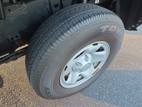 Used 2022 Toyota Tacoma SR image 17