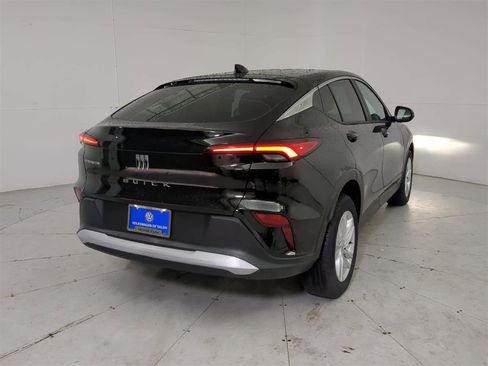 Used 2025 Buick Envista Preferred w/ Advanced Safety Package image 6