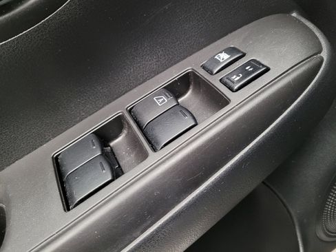 Used 2019 Nissan Versa SV w/ SV Special Edition Package FWD image 27