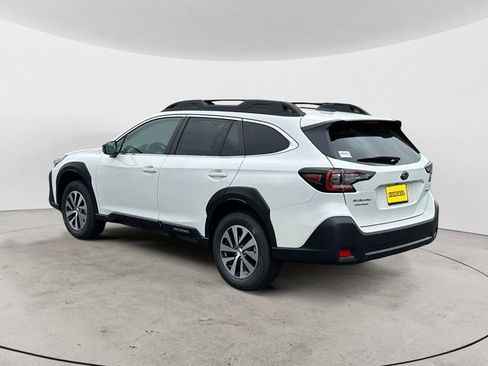Used 2025 Subaru Outback Premium image 3