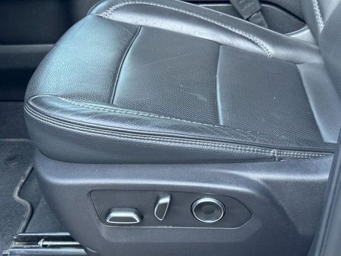 Used 2025 GMC Yukon Denali image 26