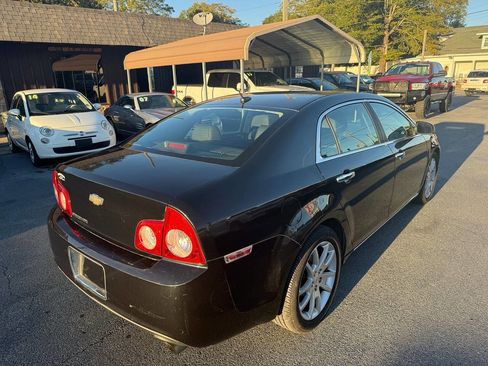 Used 2010 Chevrolet Malibu LTZ w/ HFV6 Engine Package image 4
