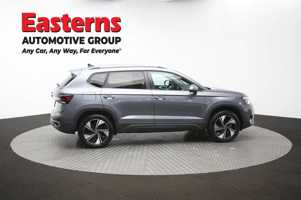 Used 2025 Volkswagen Taos SE AWD/4WD image 44