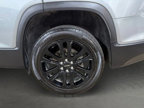 Used 2023 GMC Acadia SLE w/ Driver Convenience Package FWD image 50