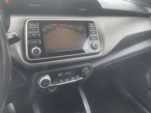 Used 2018 Nissan Kicks SV FWD image 19