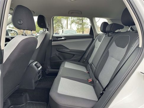 Used 2022 Volkswagen Taos S image 16