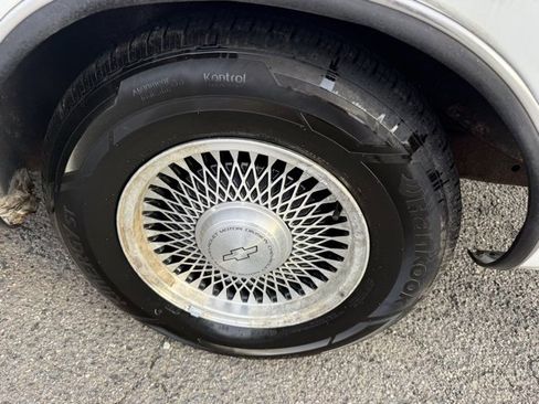 Used 1996 Chevrolet Caprice Classic image 16