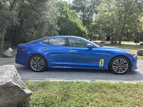 Used 2019 Kia Stinger Premium AWD/4WD image 3