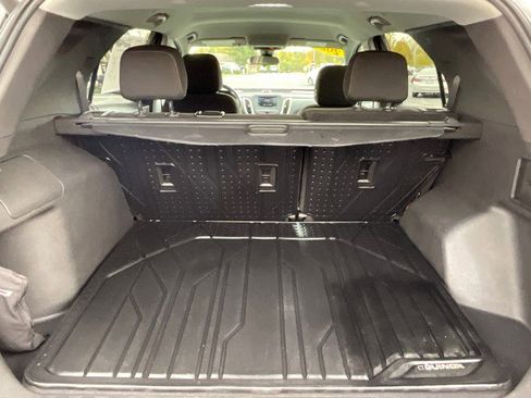 Used 2021 Chevrolet Equinox LT image 32
