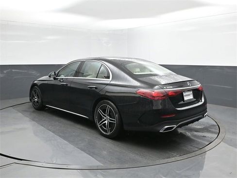 New 2026 Mercedes-Benz E 350 4MATIC Sedan image 5
