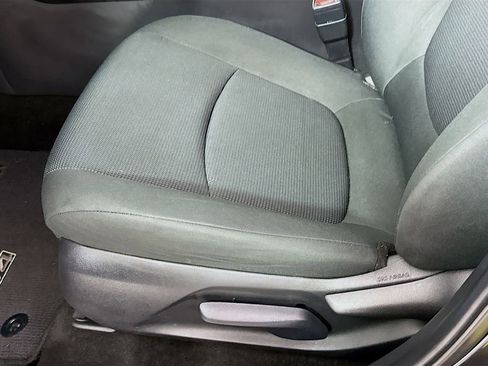 Used 2021 Toyota RAV4 LE image 9