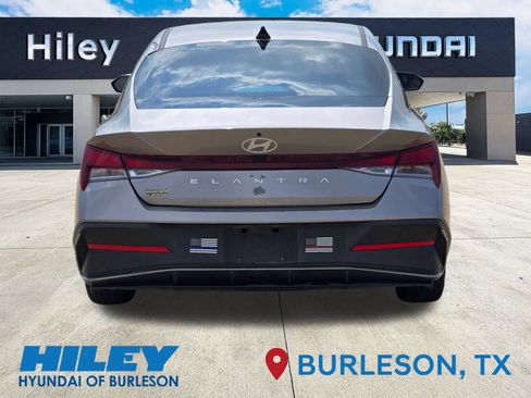 Used 2024 Hyundai Elantra SEL FWD image 6