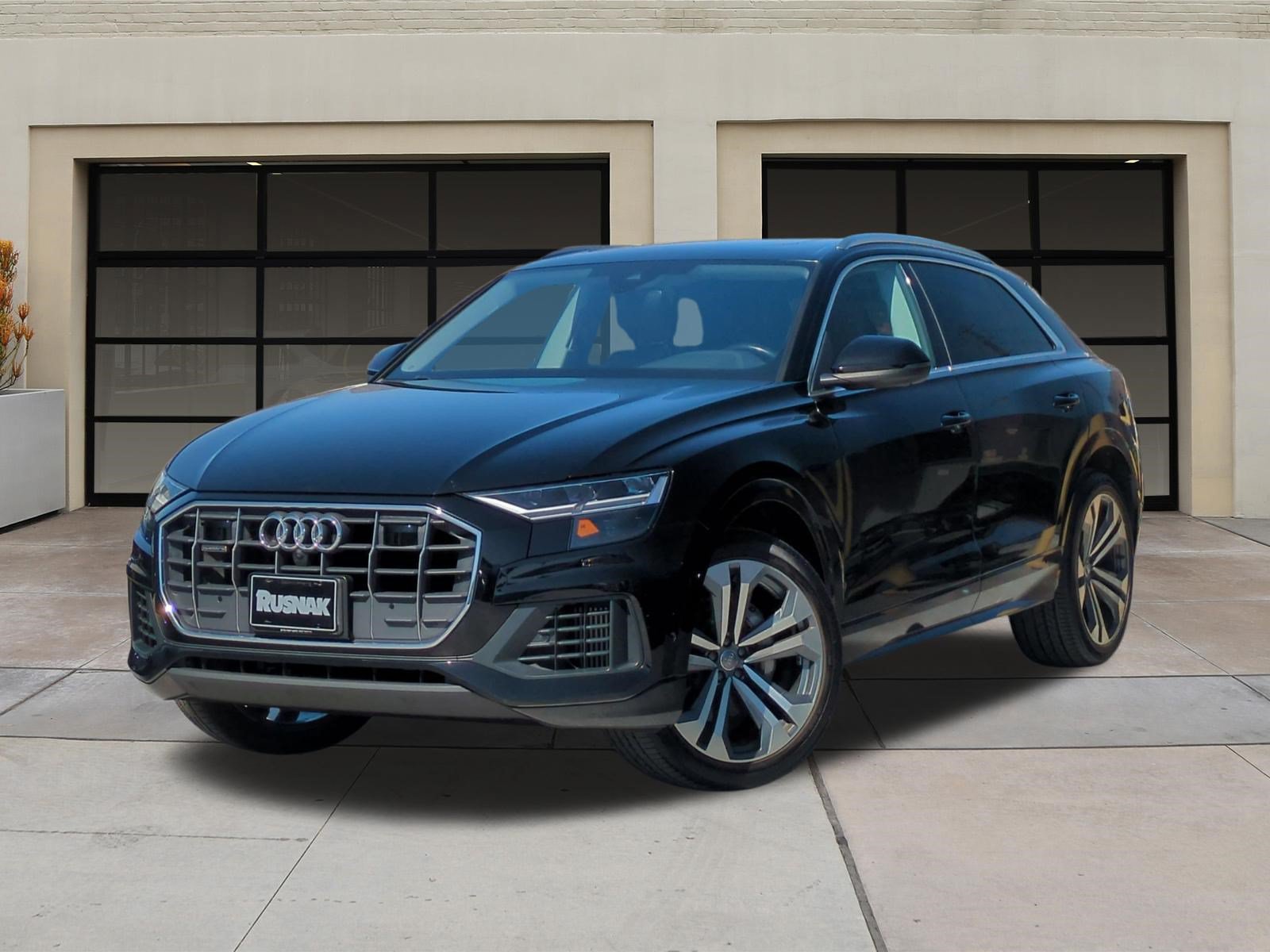 Used 2019 Audi Q8 Premium Plus w/ Premium Plus AWD/4WD image 3