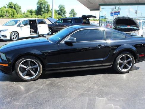 Used 2008 Ford Mustang GT Premium RWD image 2