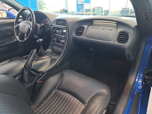 Used 2002 Chevrolet Corvette Z06 w/ Memory Pkg image 11