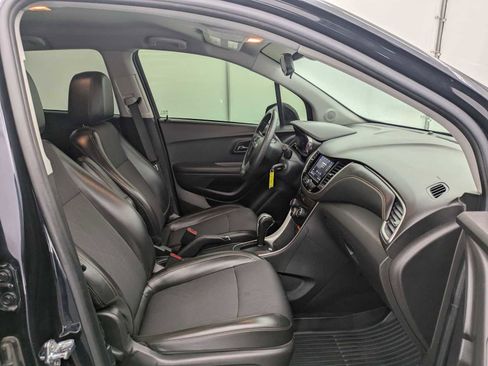 Used 2021 Chevrolet Trax LT AWD/4WD image 21