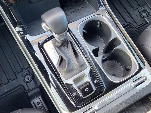 Certified 2024 Kia Carnival SX image 19