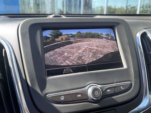 Used 2024 Chevrolet Equinox LT FWD image 25