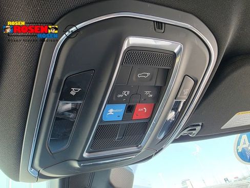 Used 2024 Jeep Wagoneer L Series II w/ Flexible Seating Group AWD/4WD image 19