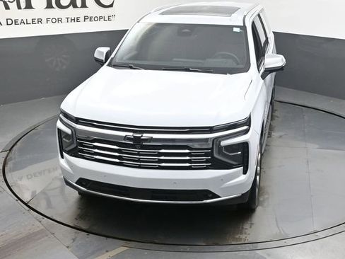 New 2026 Chevrolet Suburban Premier image 25