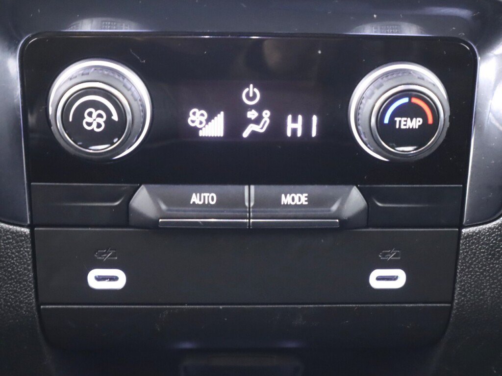 Used 2024 Chevrolet Suburban LT AWD/4WD image 34